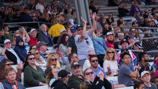 RACING CROWD